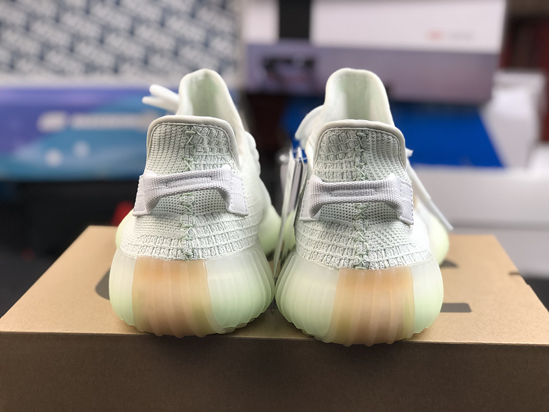 Supermax Yeezy Boost 350 V2 Hyperspace